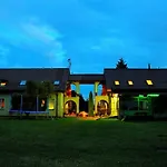 Pod Kogutem Lantgård Dziwnówek