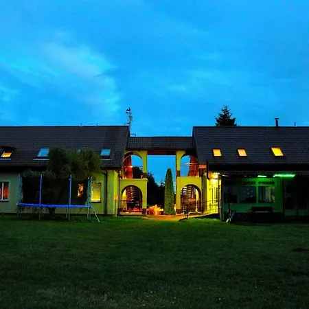 Pod Kogutem Alojamento de Turismo Rural Dziwnówek