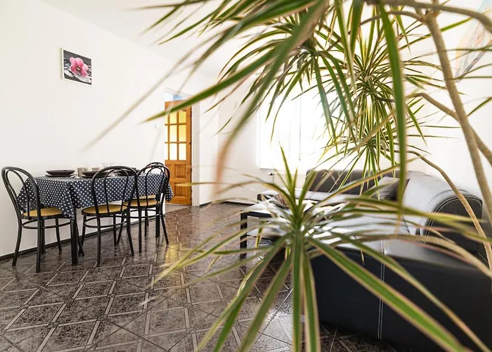 Pod Kogutem Dziwnówek